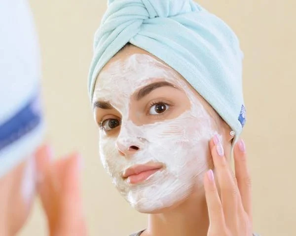 ماسک ماست برای لکه های قهوه ای پوست ماسک ماست