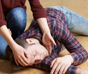کمکهای اولیه سکته مغزی