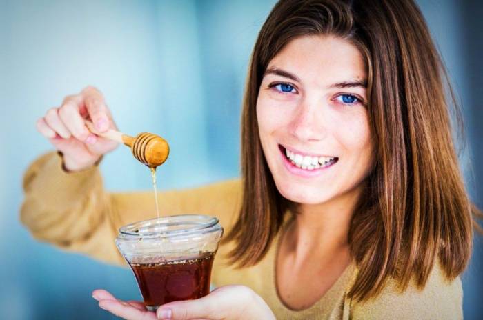 مصرف مایعات برای درمان سردرد خماری سردرد خماری