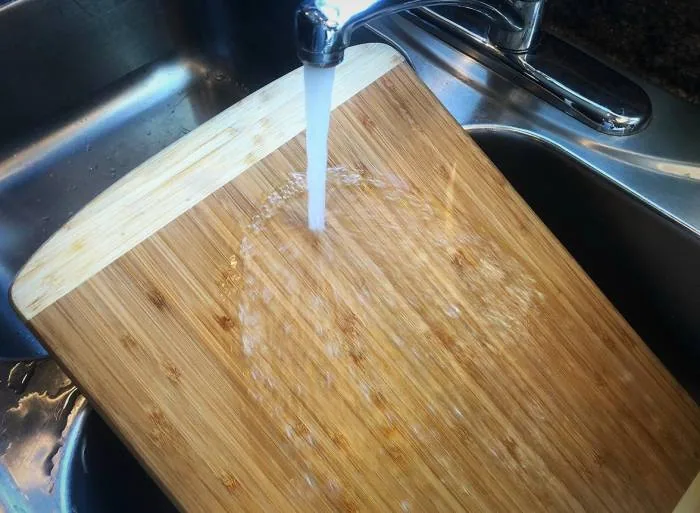 شستن تخته گوشت 