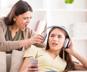 حرکات زبان بدن