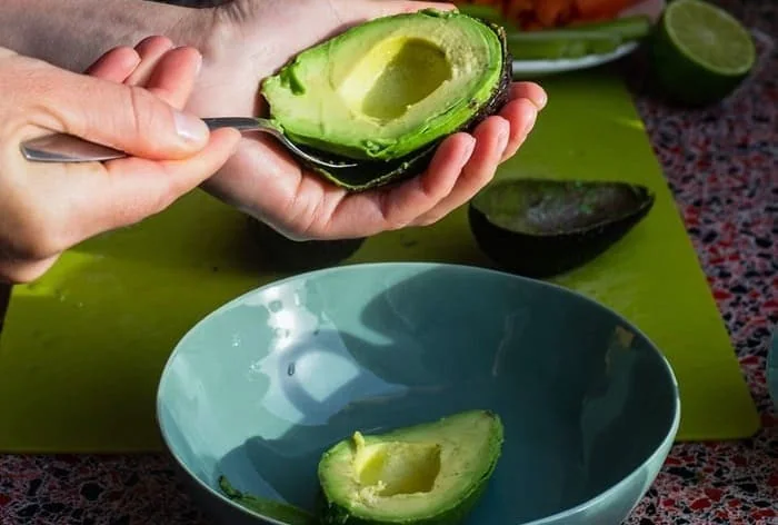 طرز تهیه ماسک آووکادو خواص ماسک آووکادو