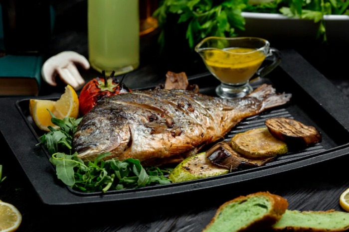 سبزی پلو با ماهی عید