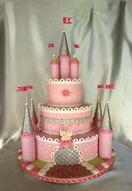 کیک تولد قلعه ای