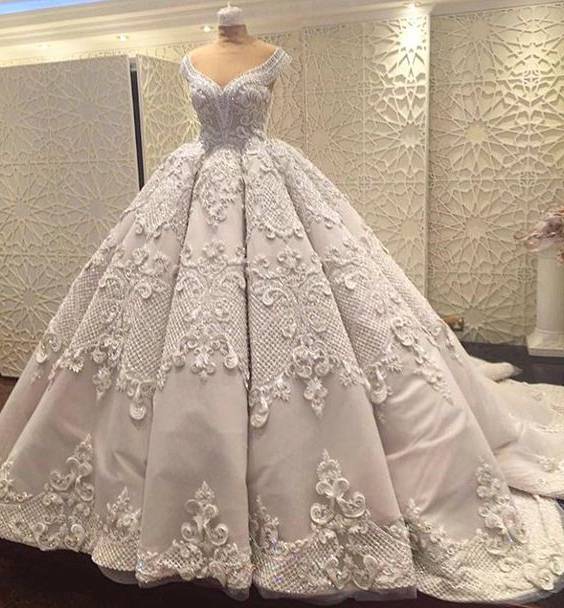 لباس عروس ملکه ای