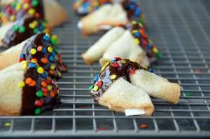 فورچون کوکی یا شیرینی شانسی