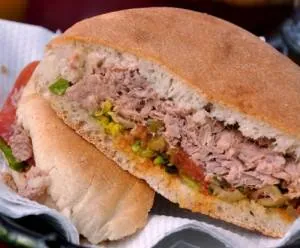 ساندویچ ماهی تن