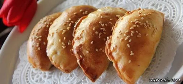 پیراشکی گوجه فرنگی