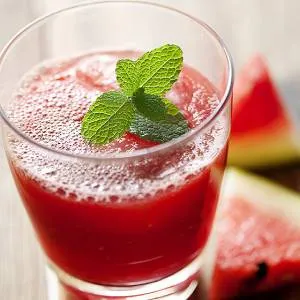 نوشیدنی آب هندوانه