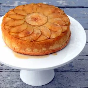 کیک سیب اسفنجی