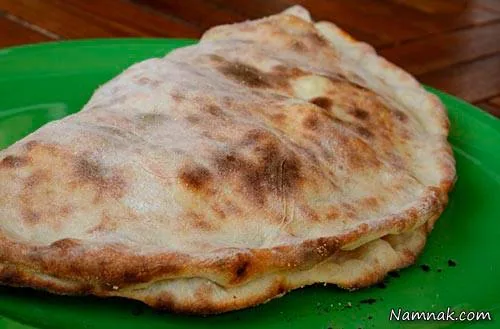 کالزون سوسیس و بادمجان