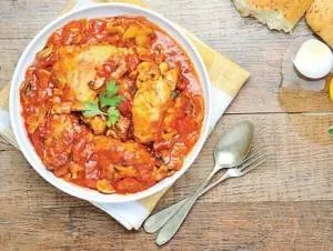 خوراک مرغ و لوبیا قرمز
