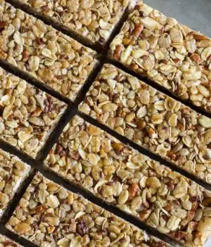 گرانولای عسل و دارچین