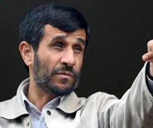 احمدی نژاد و همسر و خواهرش