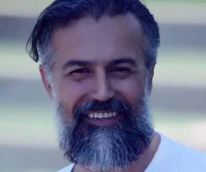 دانیال حکیمی