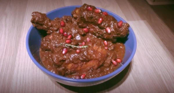 چگونه خورشت فسنجان درست کنیم ؟