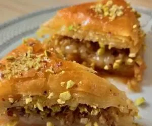 باقلوای پسته