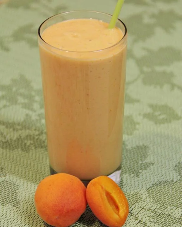 شیک زردآلو