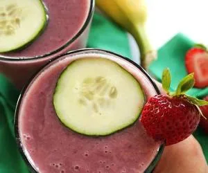اسموتی توت فرنگی و خیار