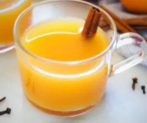 نوشیدنی داغ میوه ای