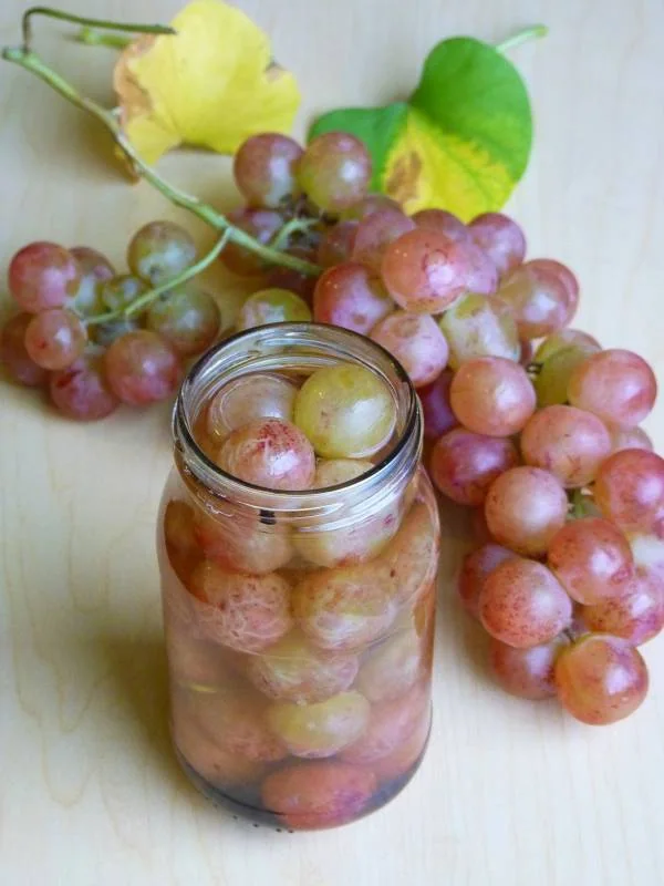 تهیه ترشی انگور