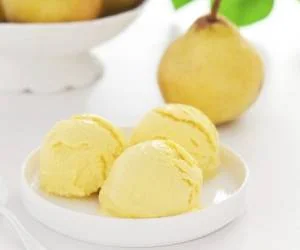 سوربه گلابی با آب انبه