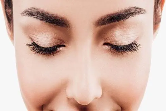 ابروی زیبا
