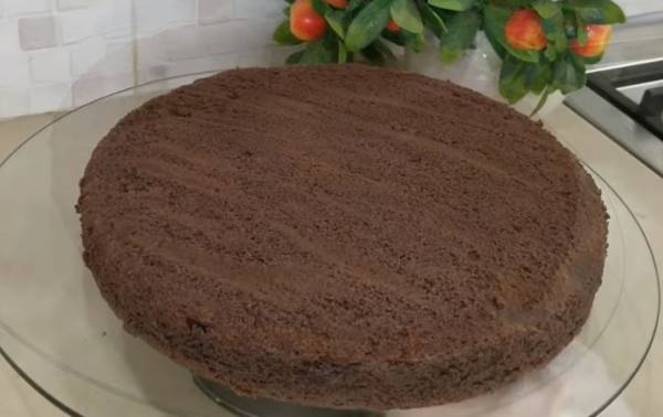 کیک قابلمه ای پف دار شکلاتی