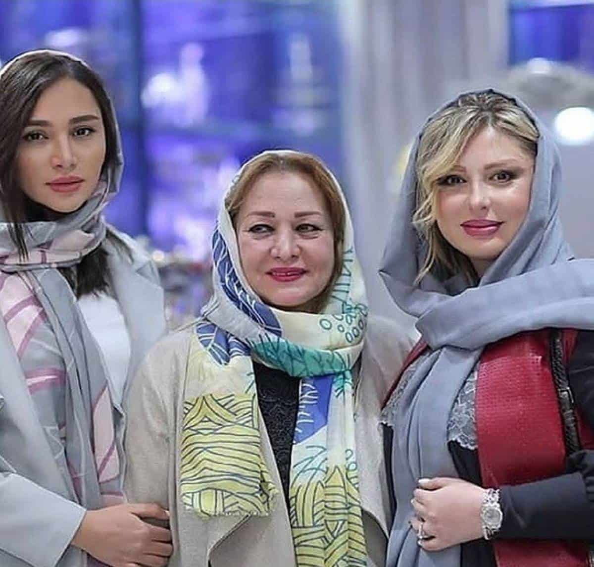 نیوشا ضیغمی و خواهرش