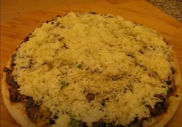 پیتزای گوشت خانگی