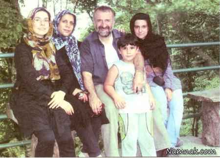 مهران رجبی در کنار همسر و فرزندانش