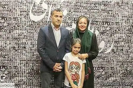 رزیتا غفاری در کنار همسر و دخترش