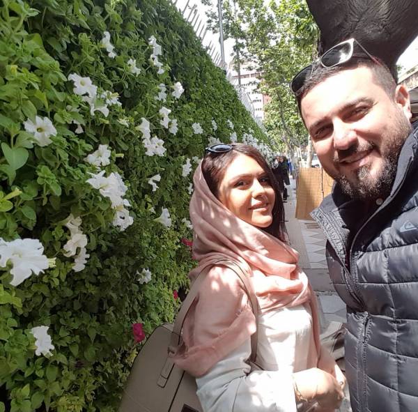 عکس جدید محسن کیایی و همسرش 