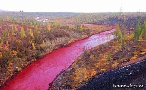 دریاچه خونین در روسیه