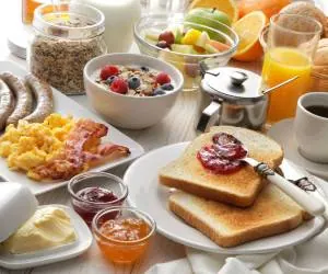 چیدن میز صبحانه عالی