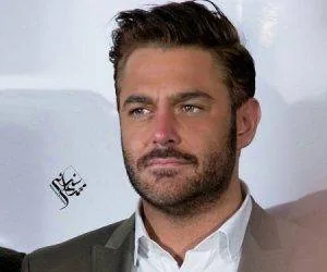 محمدرضا گلزار