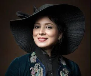 روشنک عجمیان