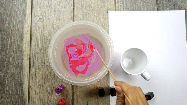 نقاشی روی لیوان