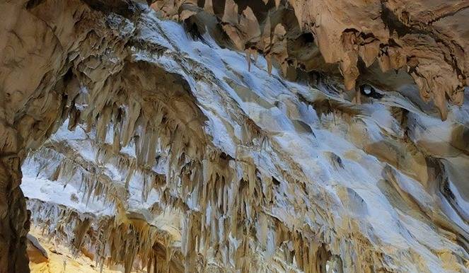 دهانه ورودی غار