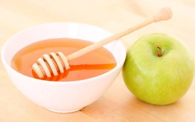 سیب و عسل