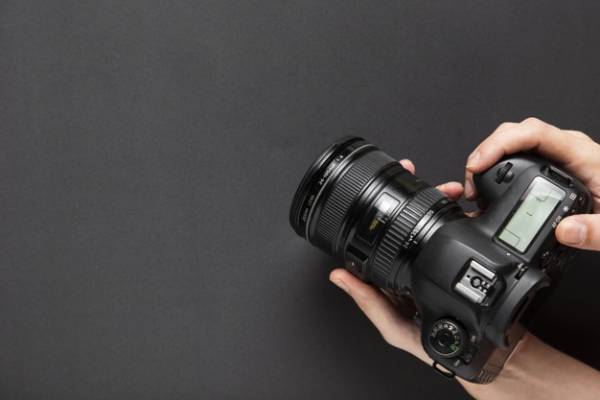دوربین DSLR