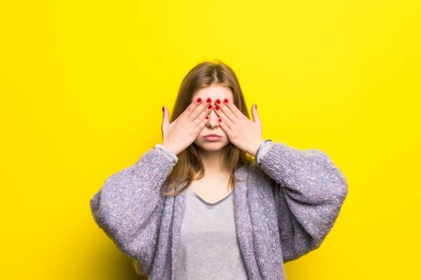 بستن چشم ها