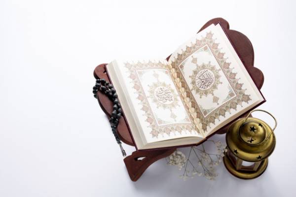 آیات قرآن درباره والدین قرآن