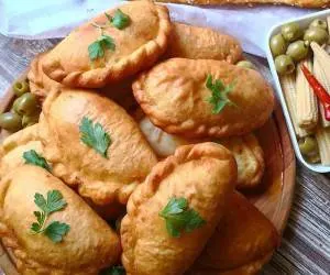 پیراشکی پیتزایی