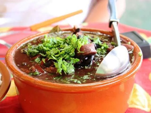  لوبیا و گوشت آب پز