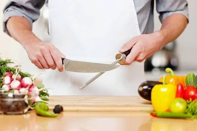 تیز کردن چاقو