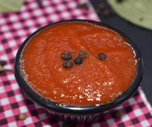 سس گوجه فرنگی