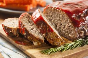 رول گوشت کلاسیک (Classic meatloaf)