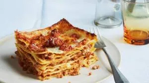 لازانیای بلونز (bolognese)