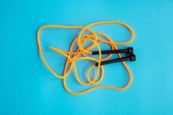 بهترین روش طناب زدن برای لاغری شکم طناب زدن